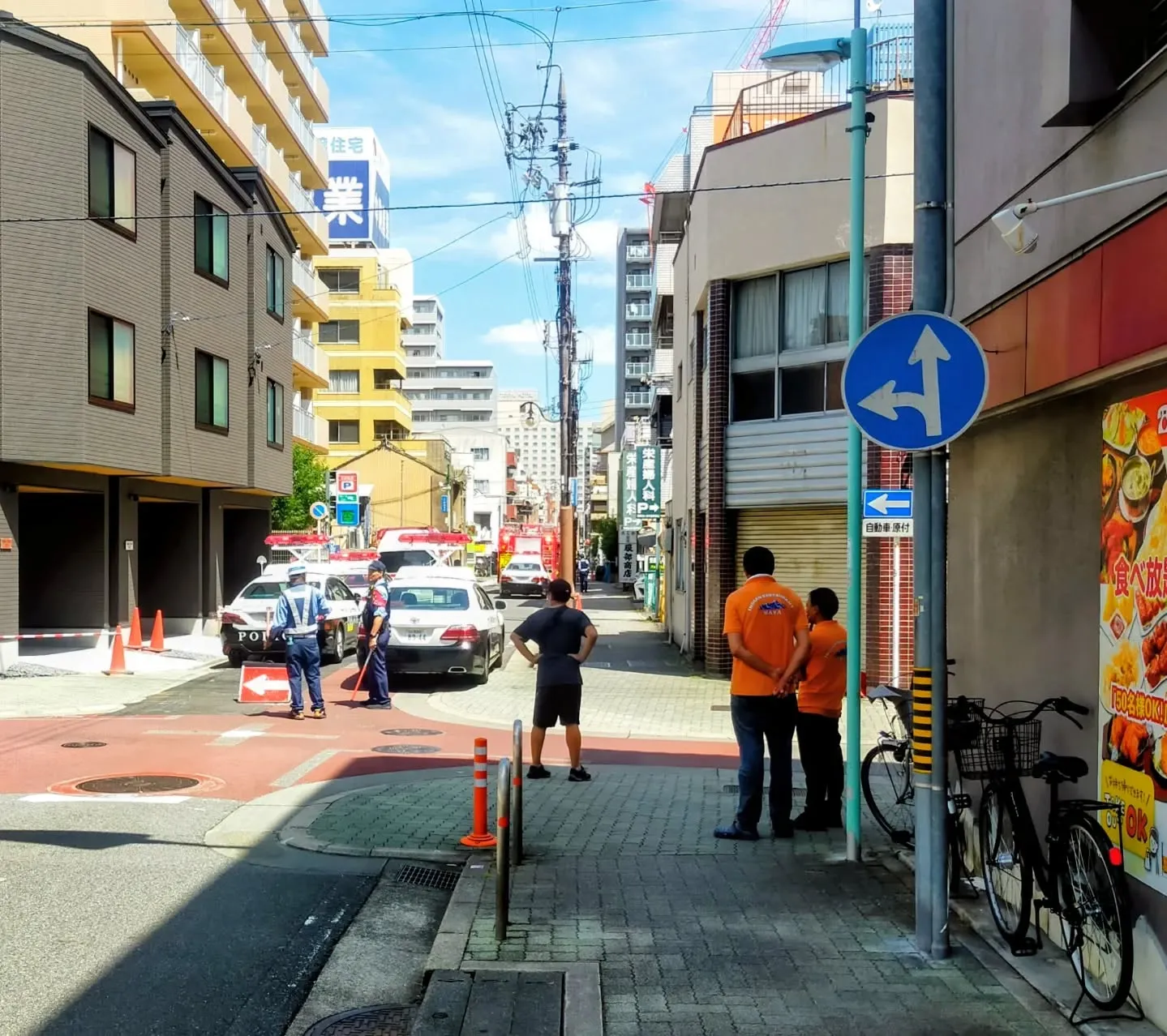 🚨サイレンが頻繁に鳴り響き、しかも音がピタッと近くで止まった...