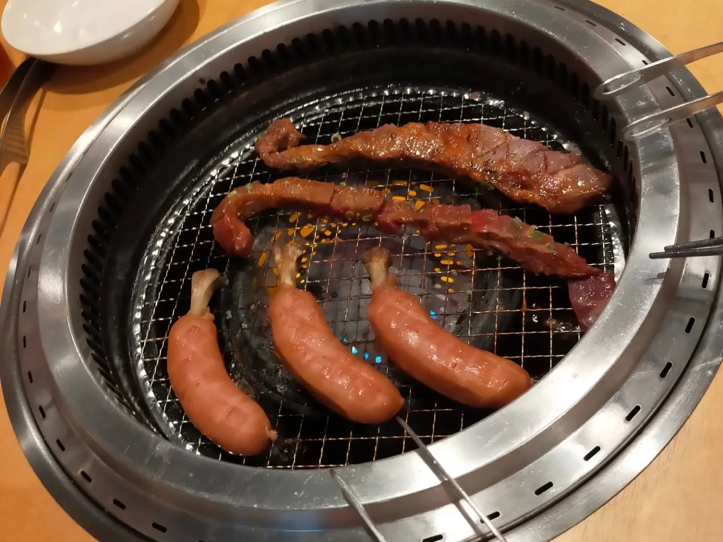 昨日は午前中に資料作り、午後は打ち合わせ。