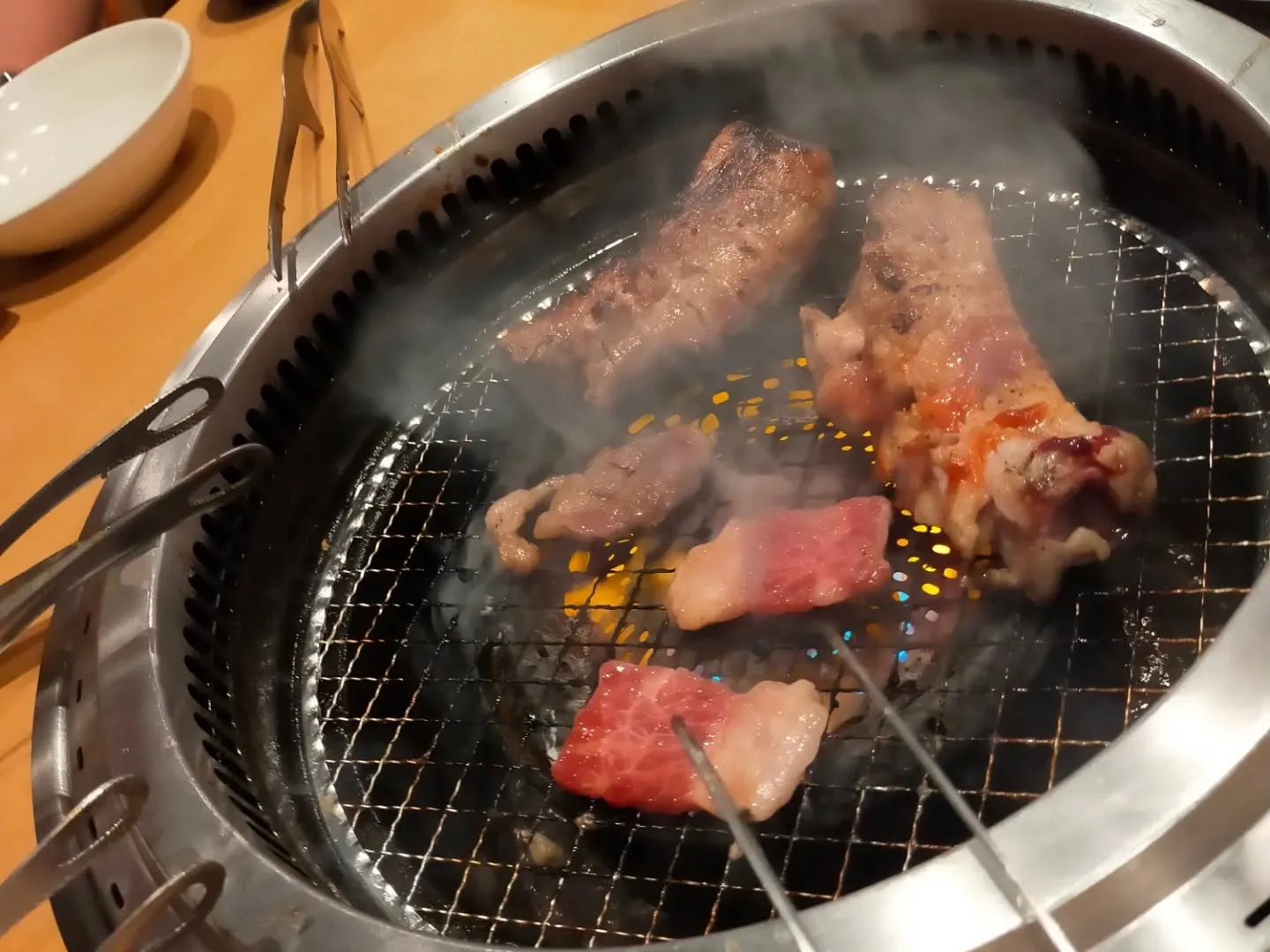 昨日は午前中に資料作り、午後は打ち合わせ。