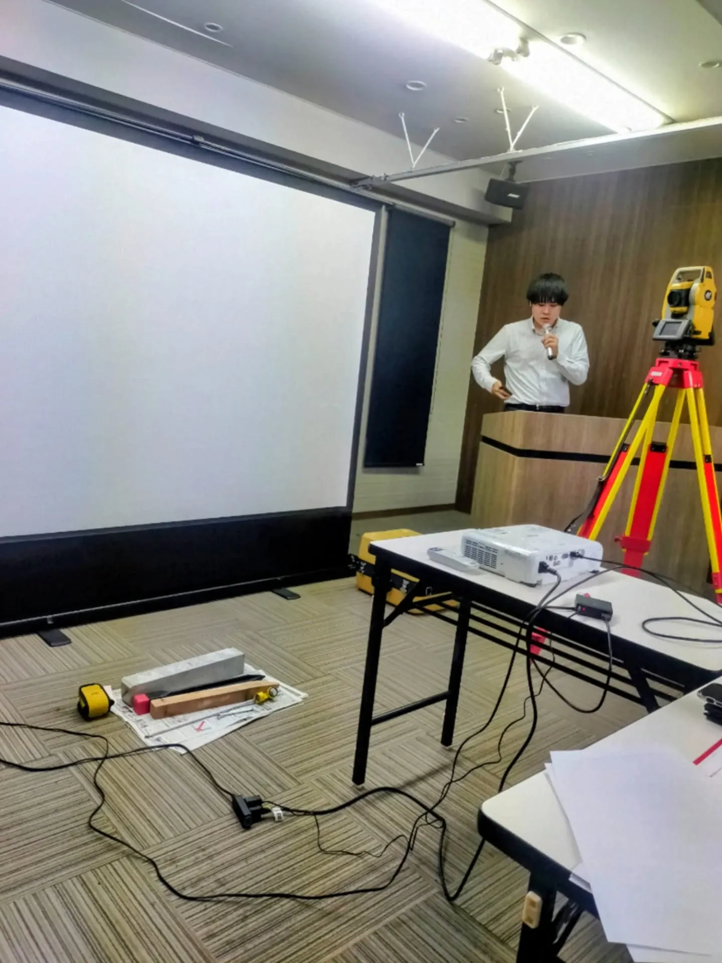 📐 不動産取引に必ず関わる「測量と登記」