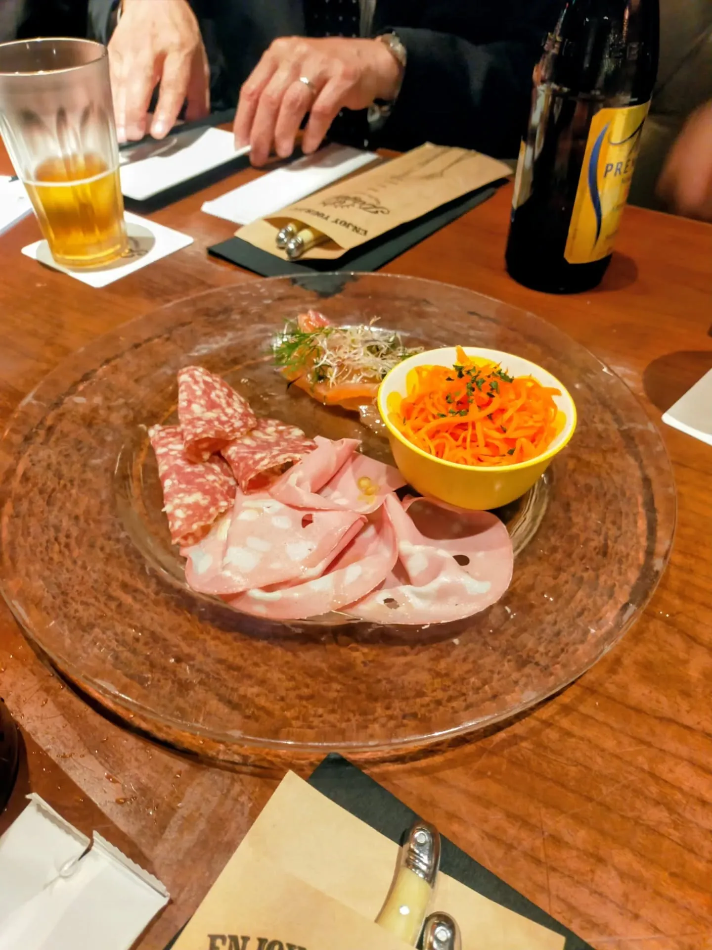 昨夜は、不動産関係業者の忘年会でした🍷