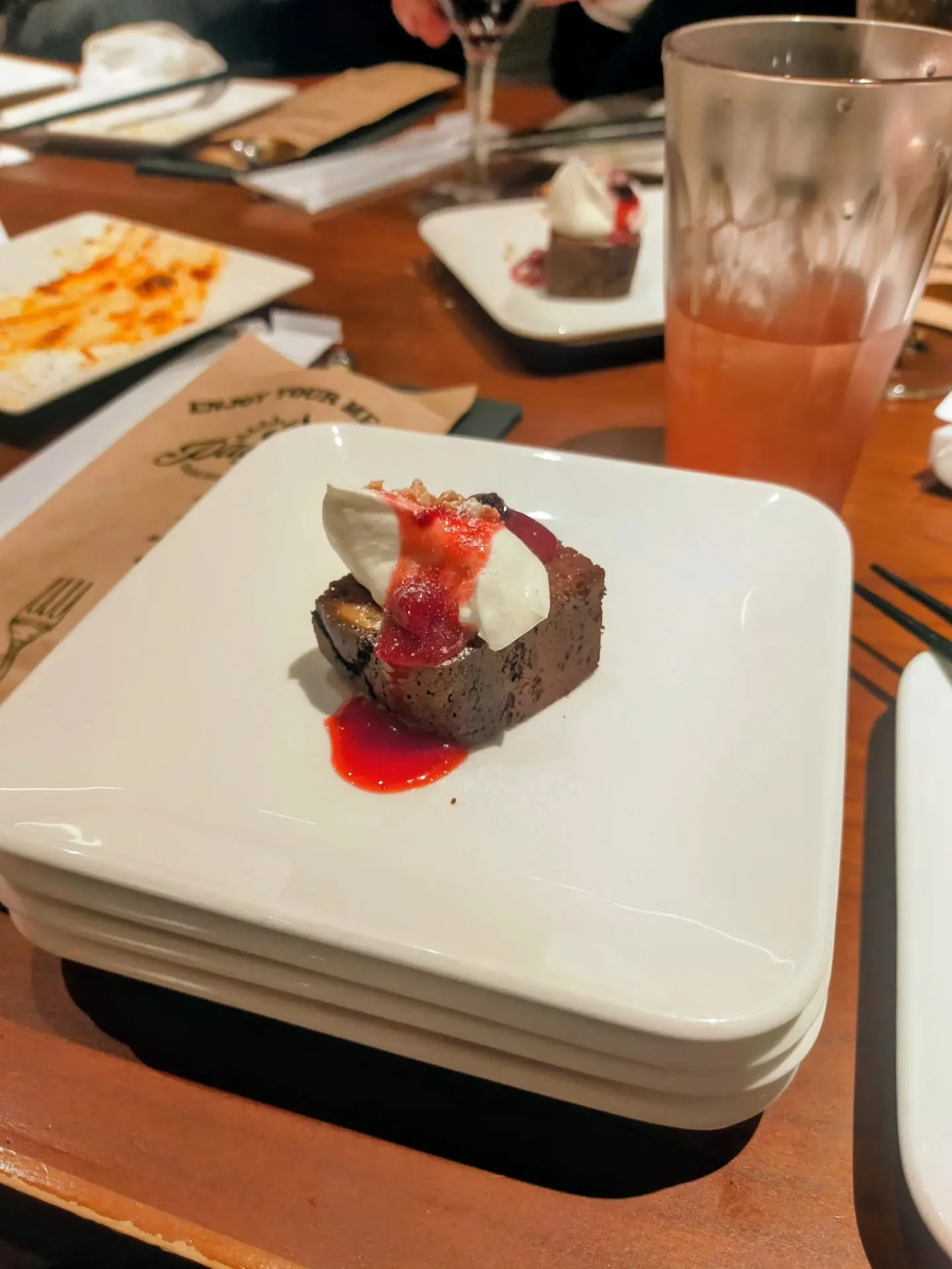 昨夜は、不動産関係業者の忘年会でした🍷