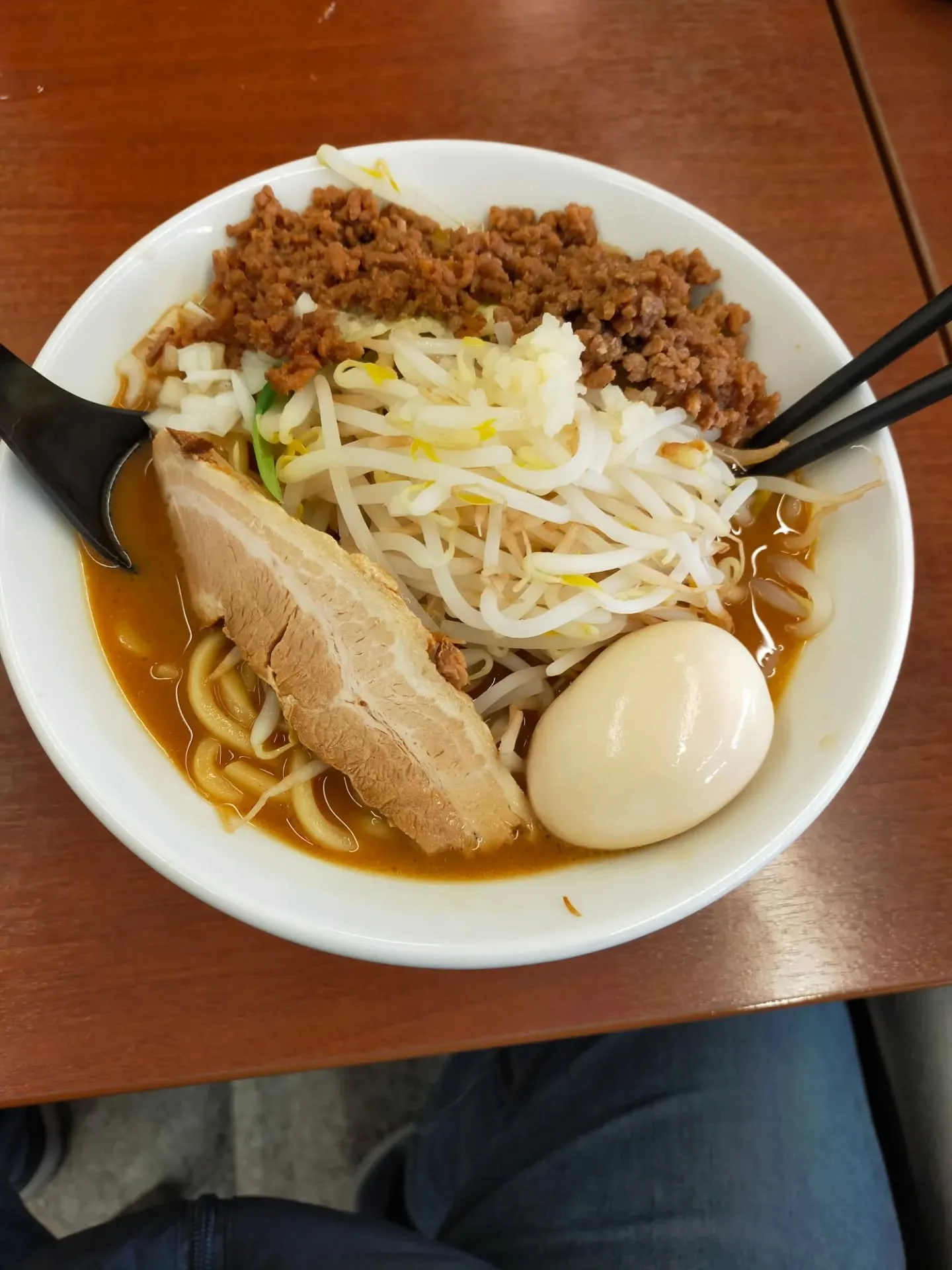 朝は投票からスタート。